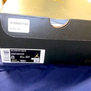 Air Jordan 1 MID SE
